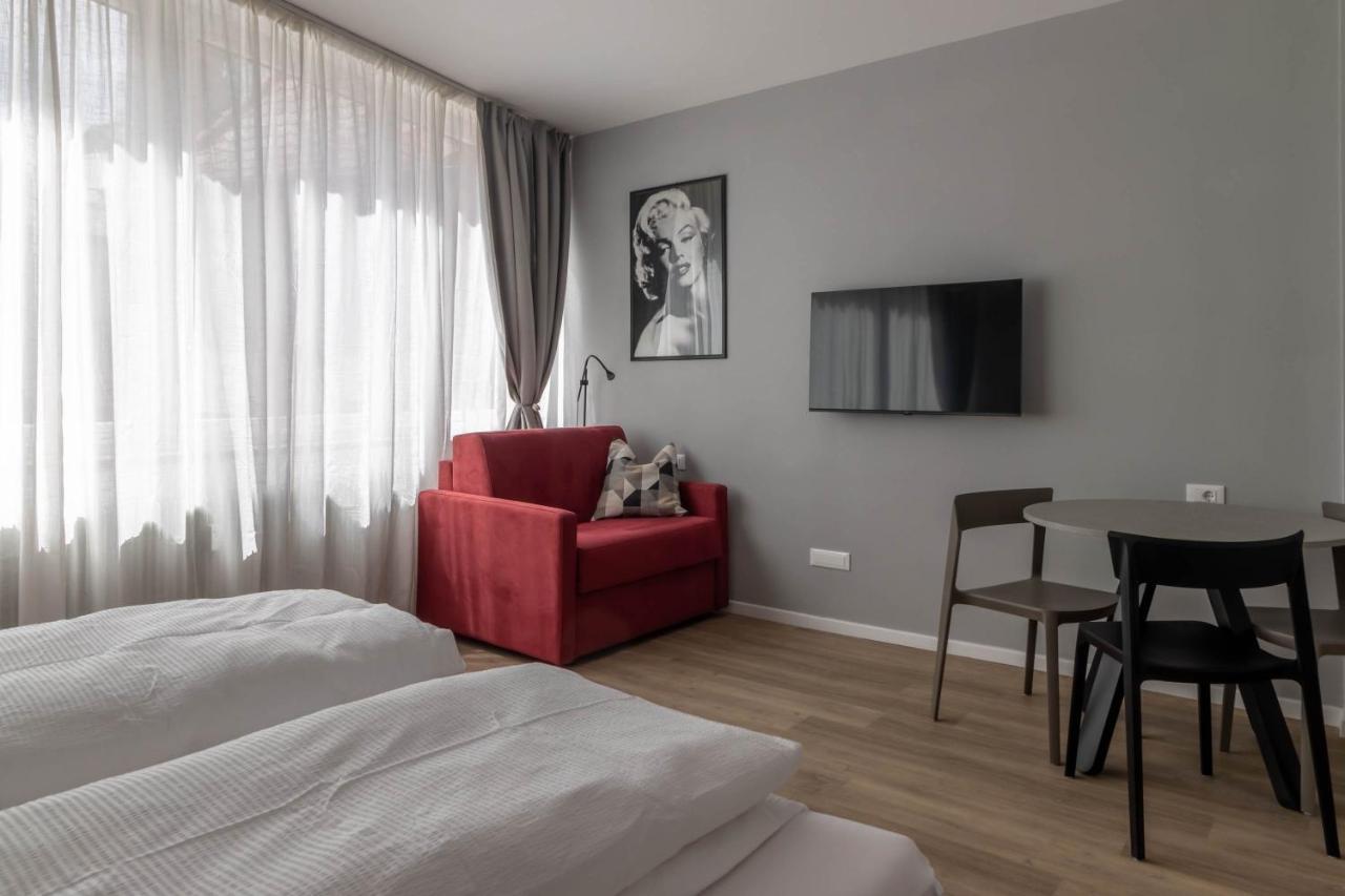 Apartments Iris เมราโน ภายนอก รูปภาพ