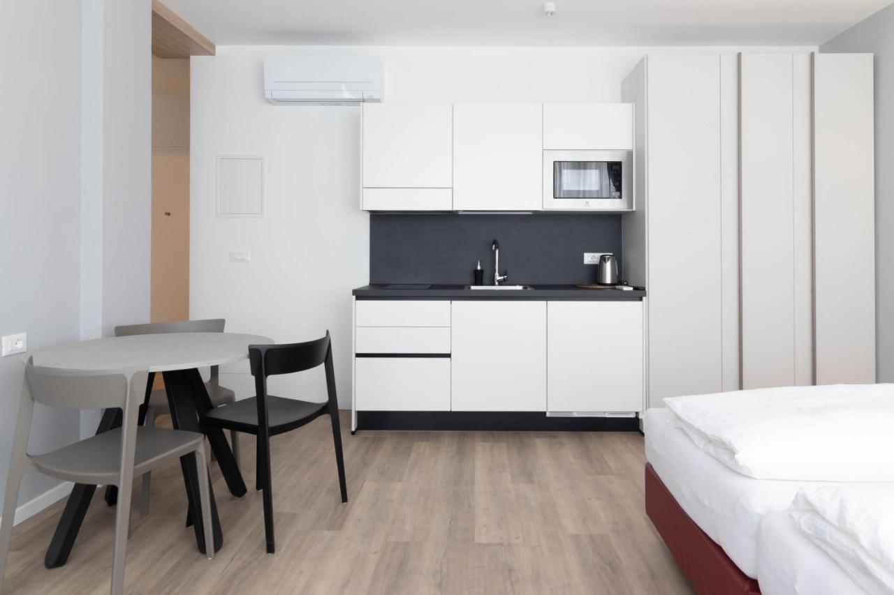 Apartments Iris เมราโน ภายนอก รูปภาพ